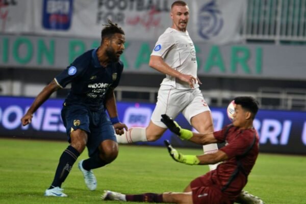 Persis Melangkah Jauh dari Zona Degradasi Setelah Kemenangan 1-0 atas Persita