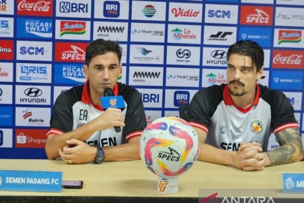 Pelatih Semen Padang Almeida Bertekad Rebut Tiga Poin di Markas Persija