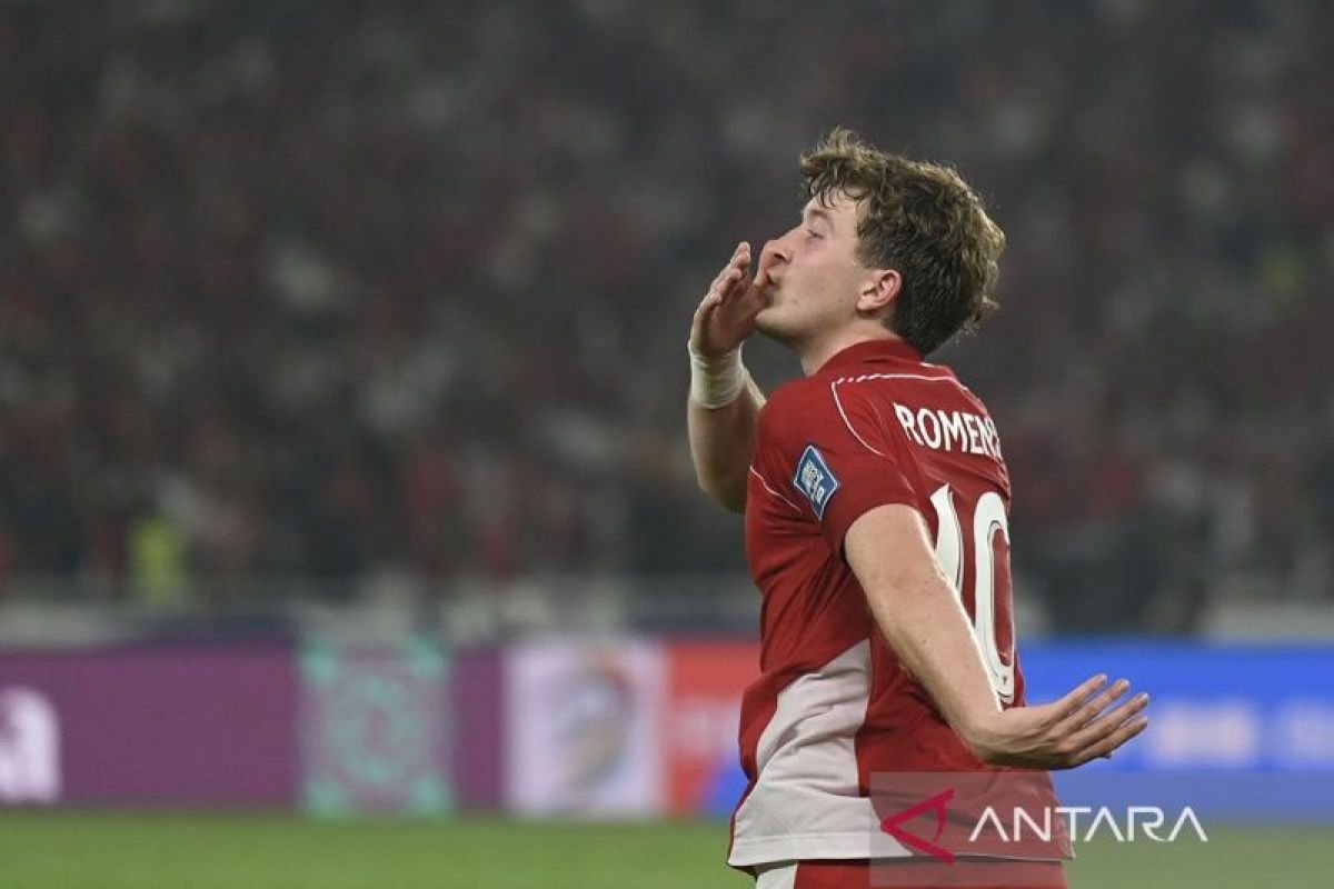 Penalti Ole Romeny Mengantarkan Indonesia Tertinggal di Babak Pertama Melawan China