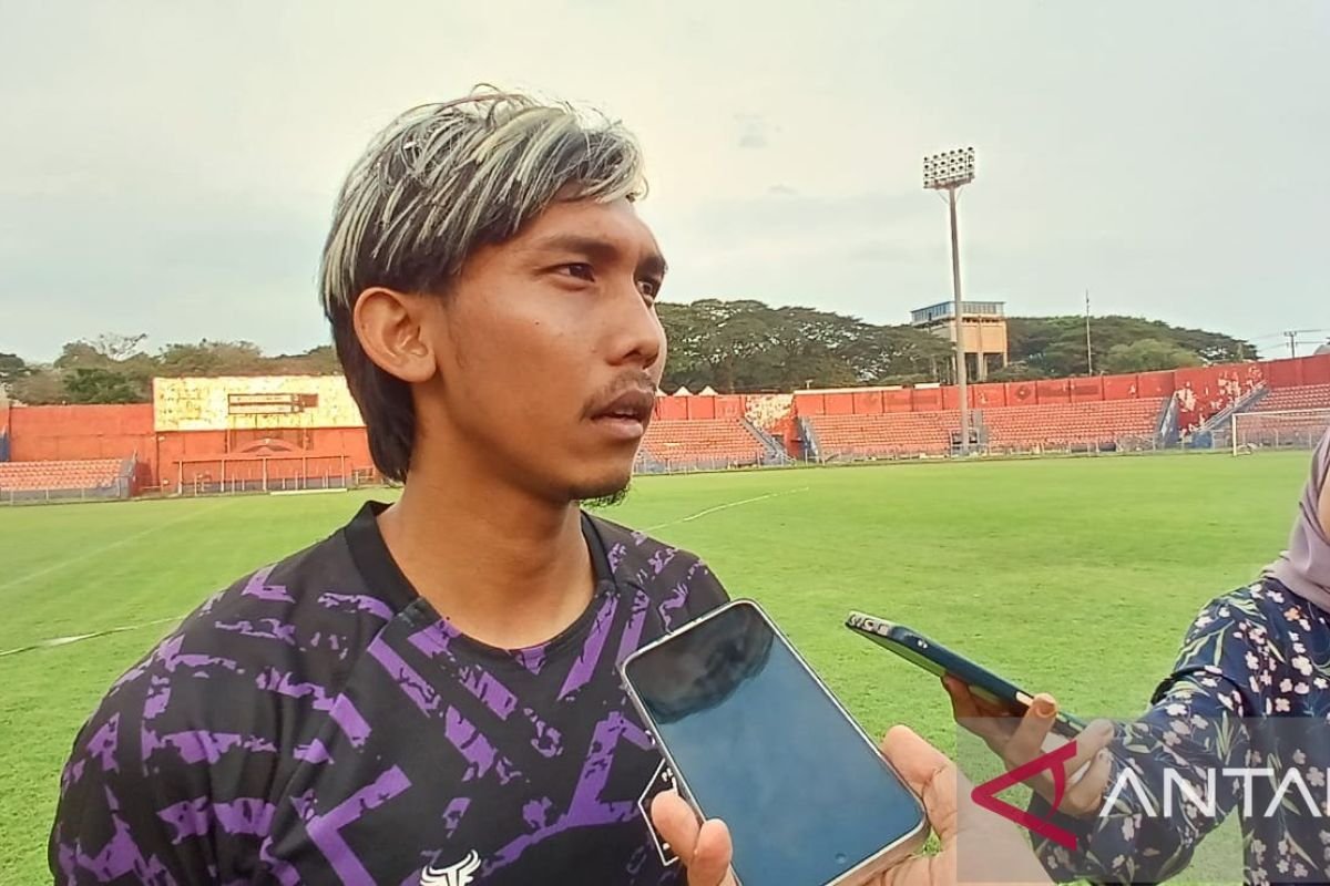 Berikut beberapa alternatif judul untuk "Yusuf Meilana Tetap Bertahan di Persik Kediri":

1. "Yusuf Meilana Memutuskan untuk Bertahan di Persik Kediri"
2. "Keputusan Yusuf Meilana: Tetap Setia Bersama Persik Kediri"
3. "Yusuf Meilana: Komitmen Tinggi di Persik Kediri"
4. "Persik Kediri dan Yusuf Meilana: Kesetiaan yang Tak tergoyahkan"
5. "Yusuf Meilana Terus Berjuang di Persik Kediri"
6. "Yusuf Meilana Pilih Tetap Bersama Persik Kediri"

Silakan pilih atau modifikasi sesuai kebutuhan!