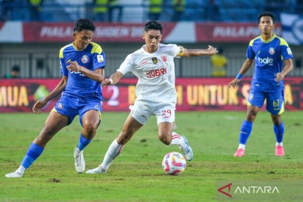 Arema Menghadapi Tiga Tim Promosi Secara Bersamaan di Bulan Agustus
